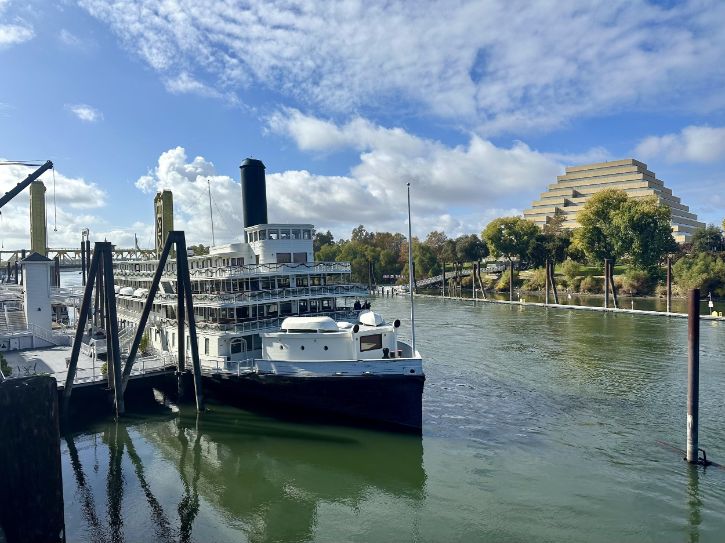 Old Sacramento waterfront, Delta King, Tower Bridge, river